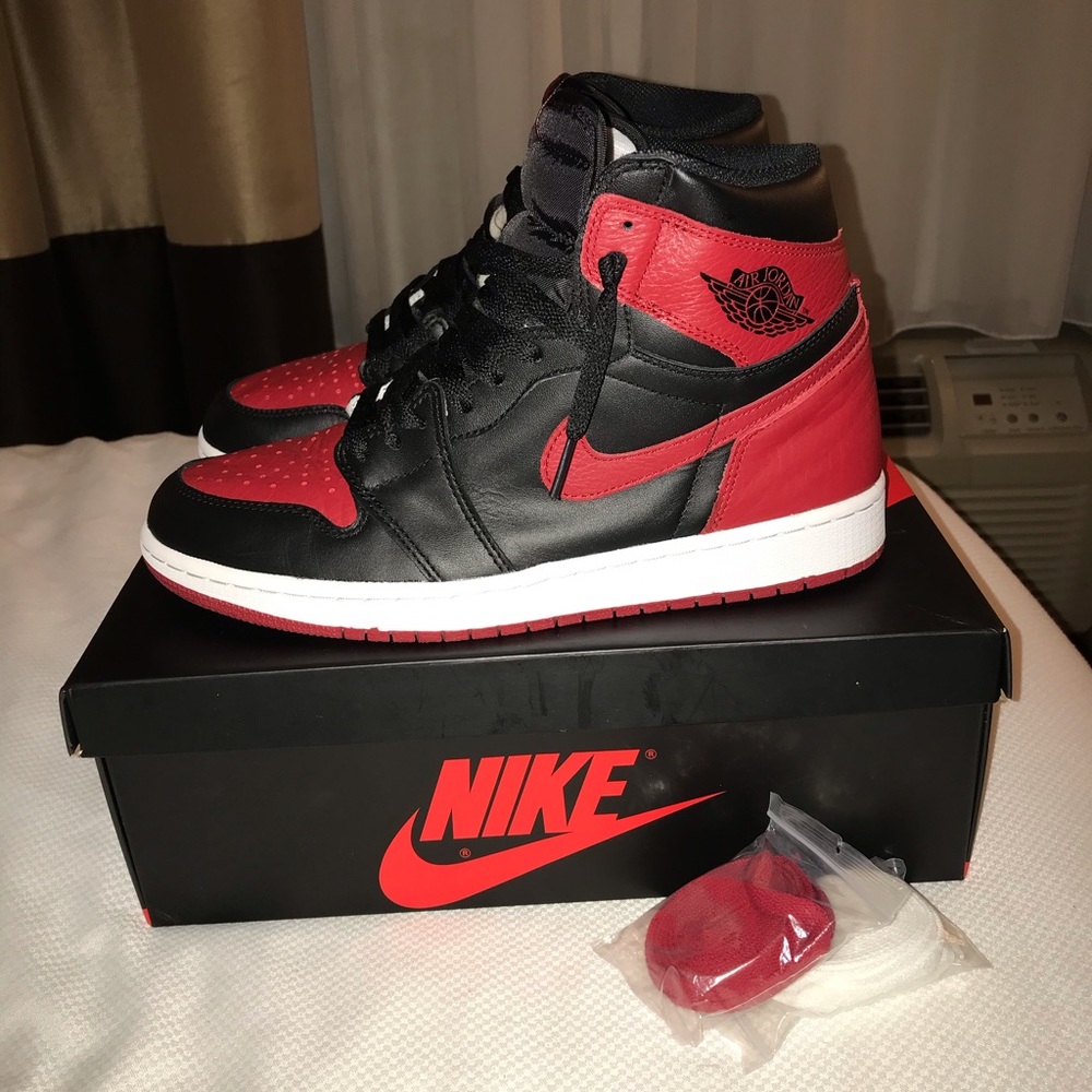 Jordan 1 banned size 9 worn twice lightly